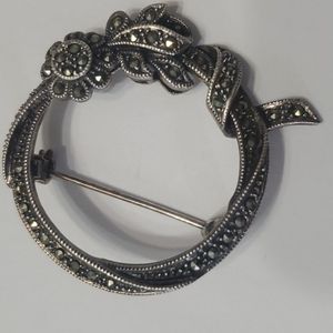 Vintage brooh with marquesite .